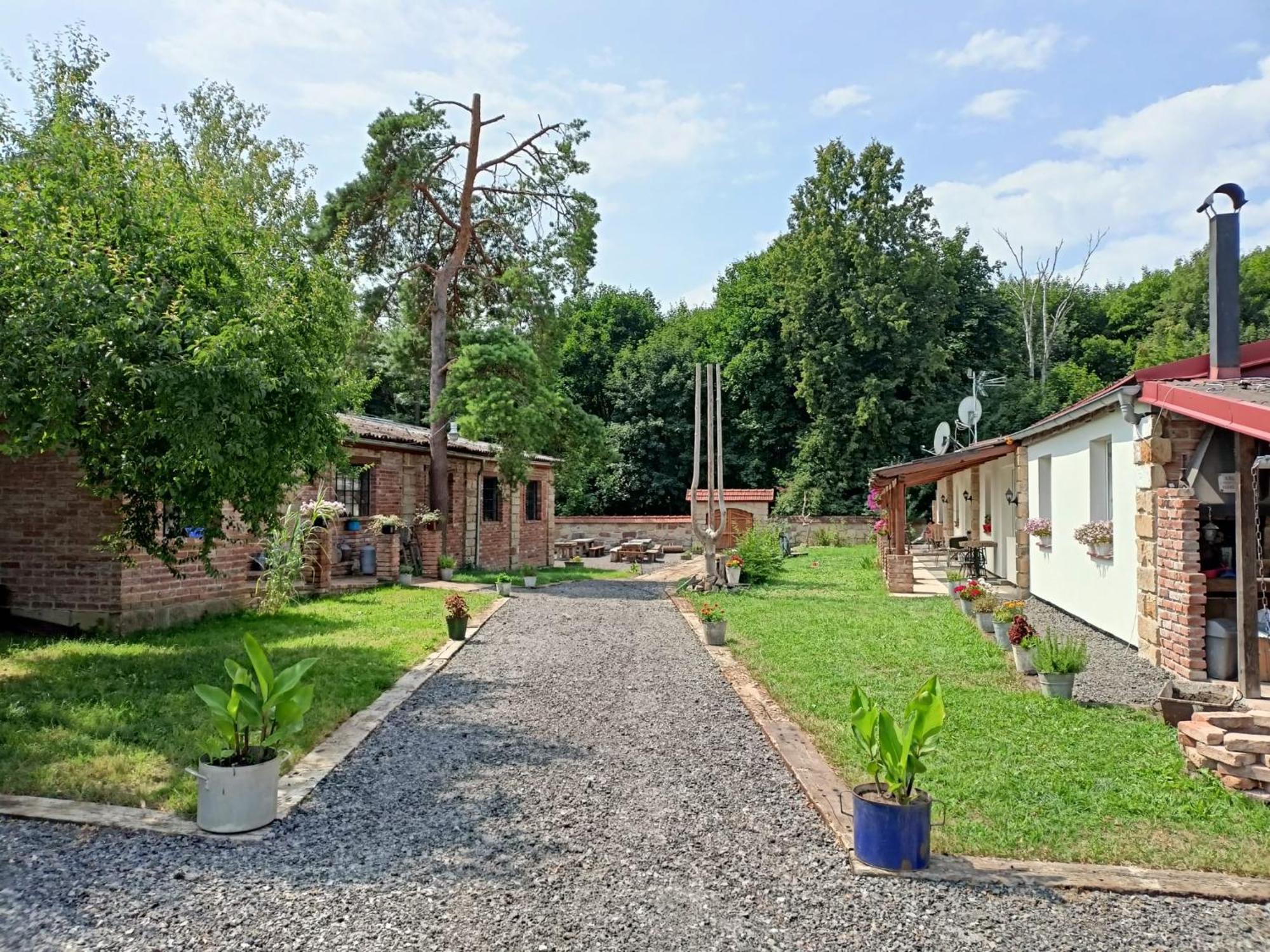 Green Apartments Lustenice Экстерьер фото